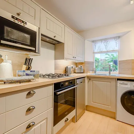 1 Bed In 86560